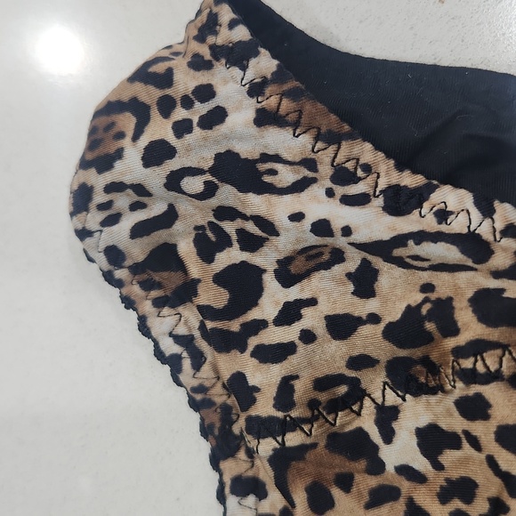 Victoria's Secret Garter - Picture 2 of 3